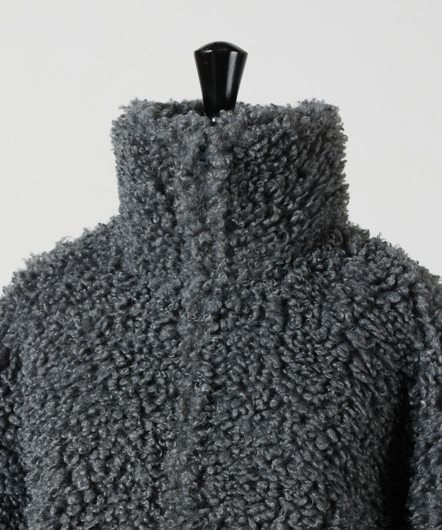 Acne Studios(アクネストゥディオズ)】 フェイクファーボンバー