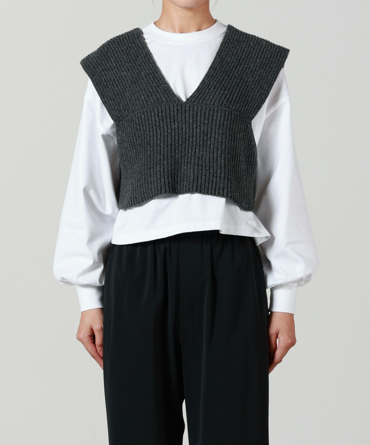 HYKE(ハイク)】 RIBBED KNIT WOOL CROPPED VEST｜PARIGOT ONLINE