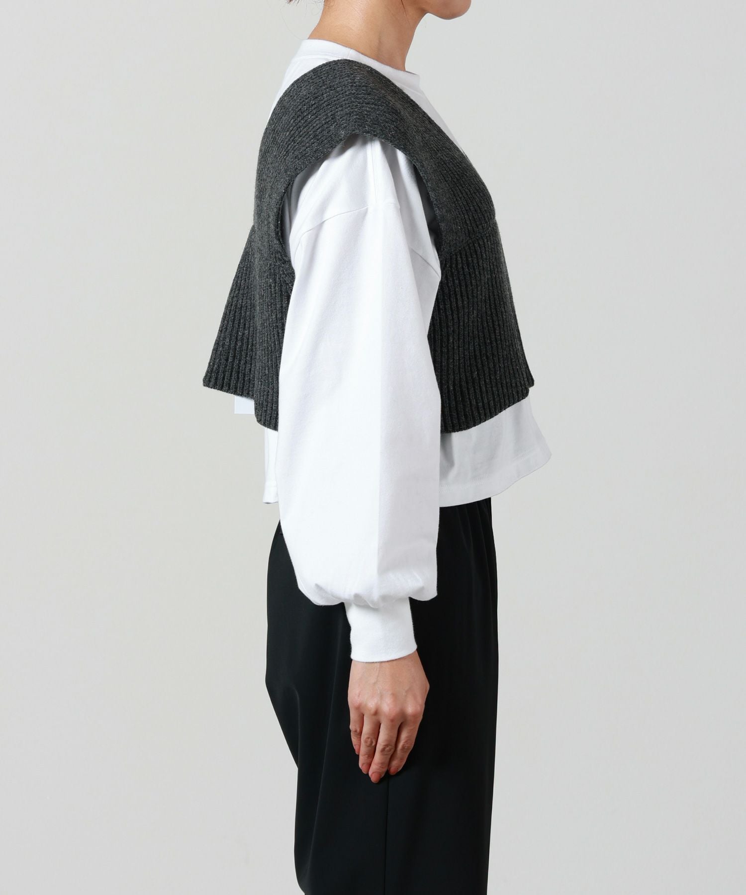 HYKE(ハイク)】 RIBBED KNIT WOOL CROPPED VEST｜PARIGOT ONLINE