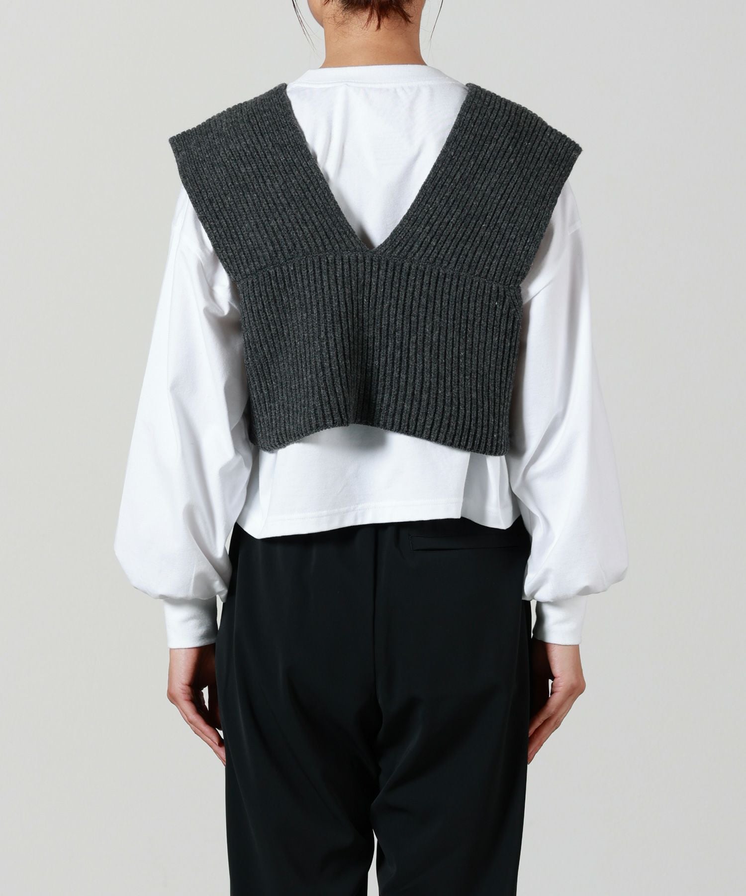 HYKE(ハイク)】 RIBBED KNIT WOOL CROPPED VEST｜PARIGOT ONLINE