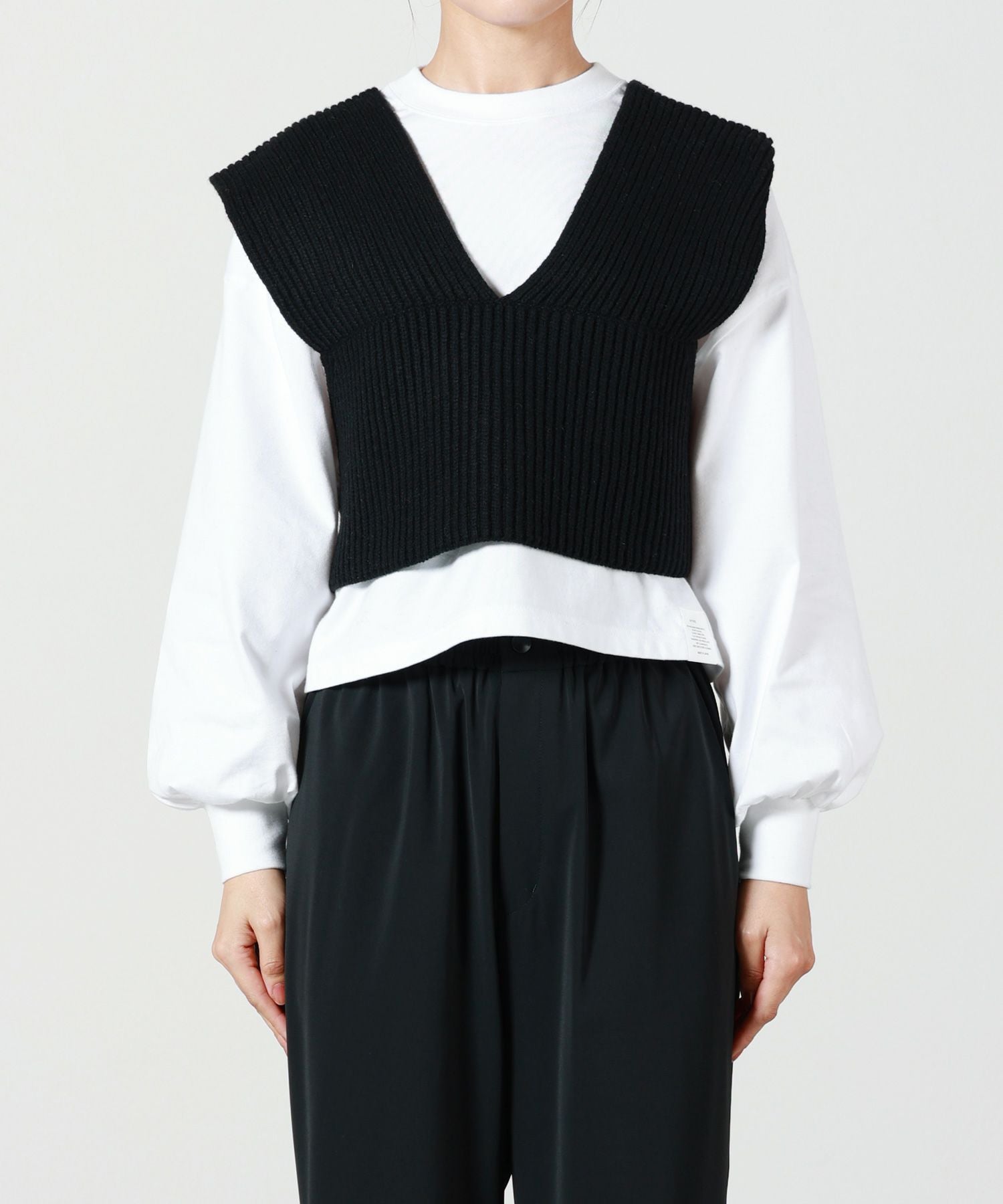 HYKE(ハイク)】 RIBBED KNIT WOOL CROPPED VEST｜PARIGOT ONLINE