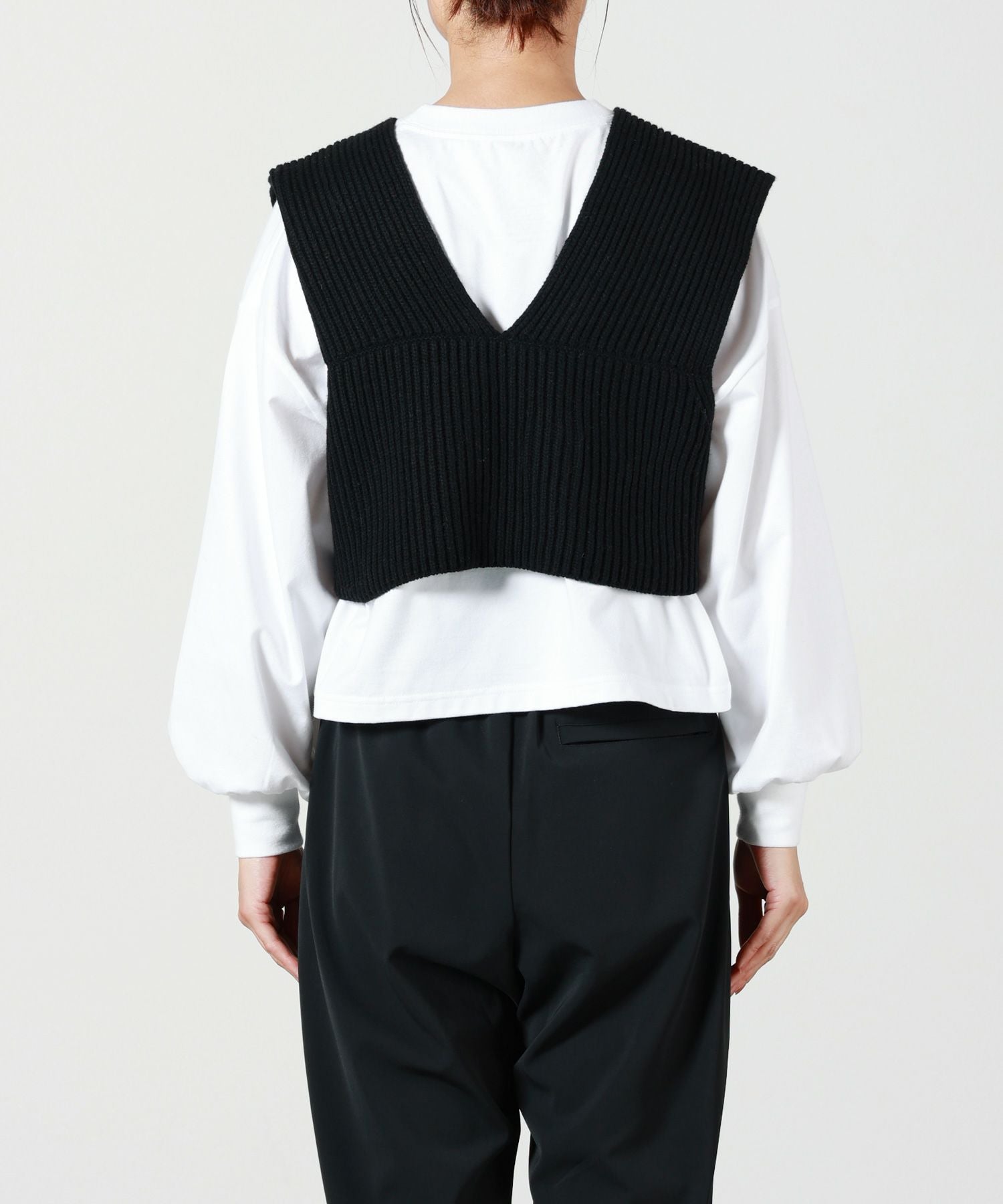 HYKE(ハイク)】 RIBBED KNIT WOOL CROPPED VEST｜PARIGOT ONLINE