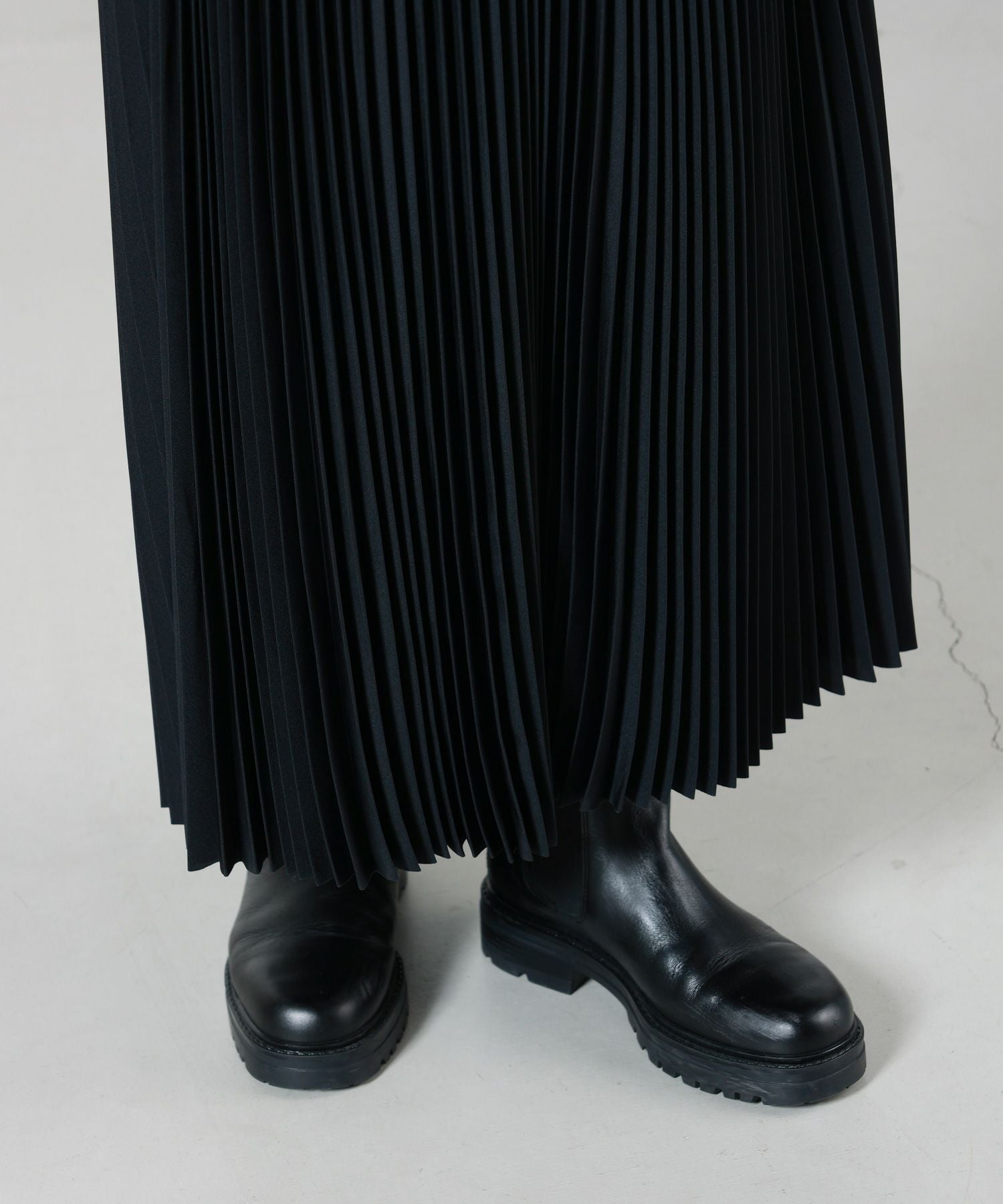 【美品】HYKE ハイク 定番プリーツスカート ロング ブラック サイズ2 HYKE - 未使用 HYKE ハイク プリーツスカート ネイビー 2の通販 by