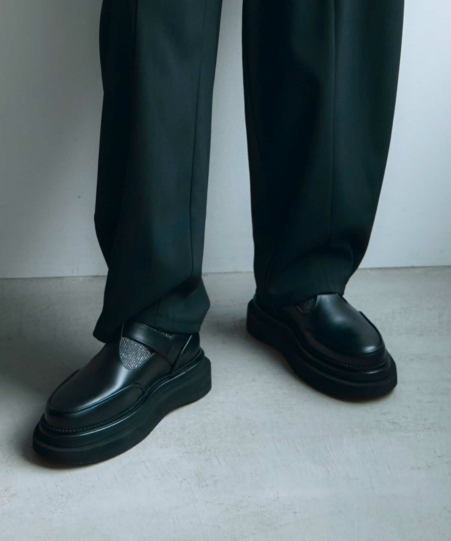 TOGA PULLA(トーガプルラ)】 PLATFORM STRAP SHOES｜PARIGOT ONLINE
