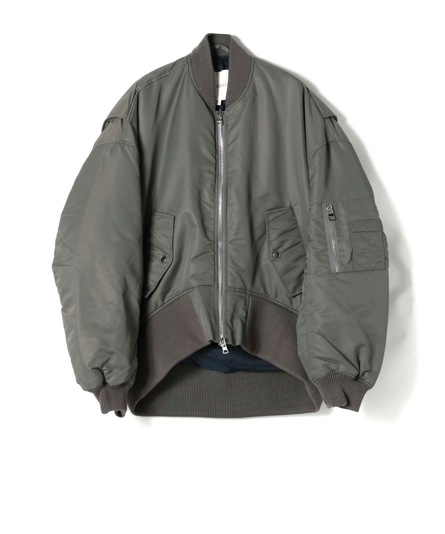 JW Anderson(ジェイダブリューアンダーソン)】 オーバーサイズ