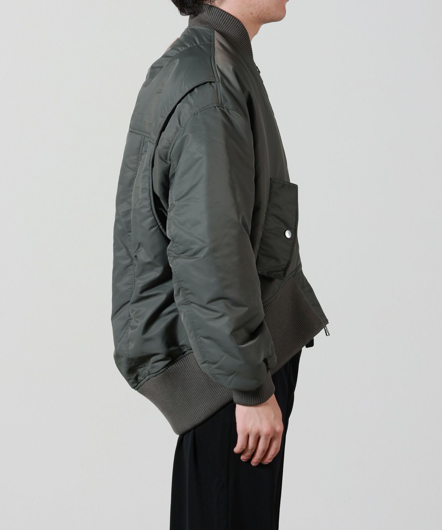 JW Anderson(ジェイダブリューアンダーソン)】 オーバーサイズ