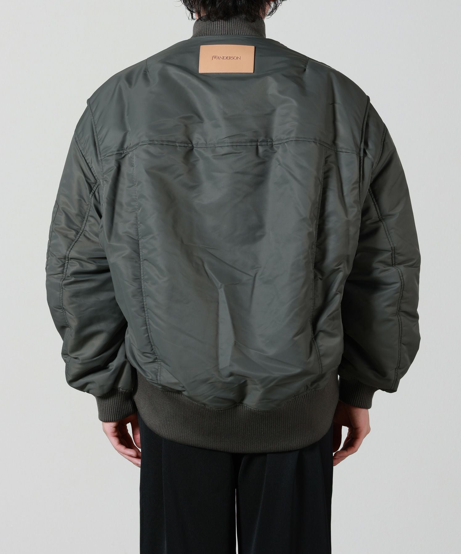 JW Anderson(ジェイダブリューアンダーソン)】 オーバーサイズ