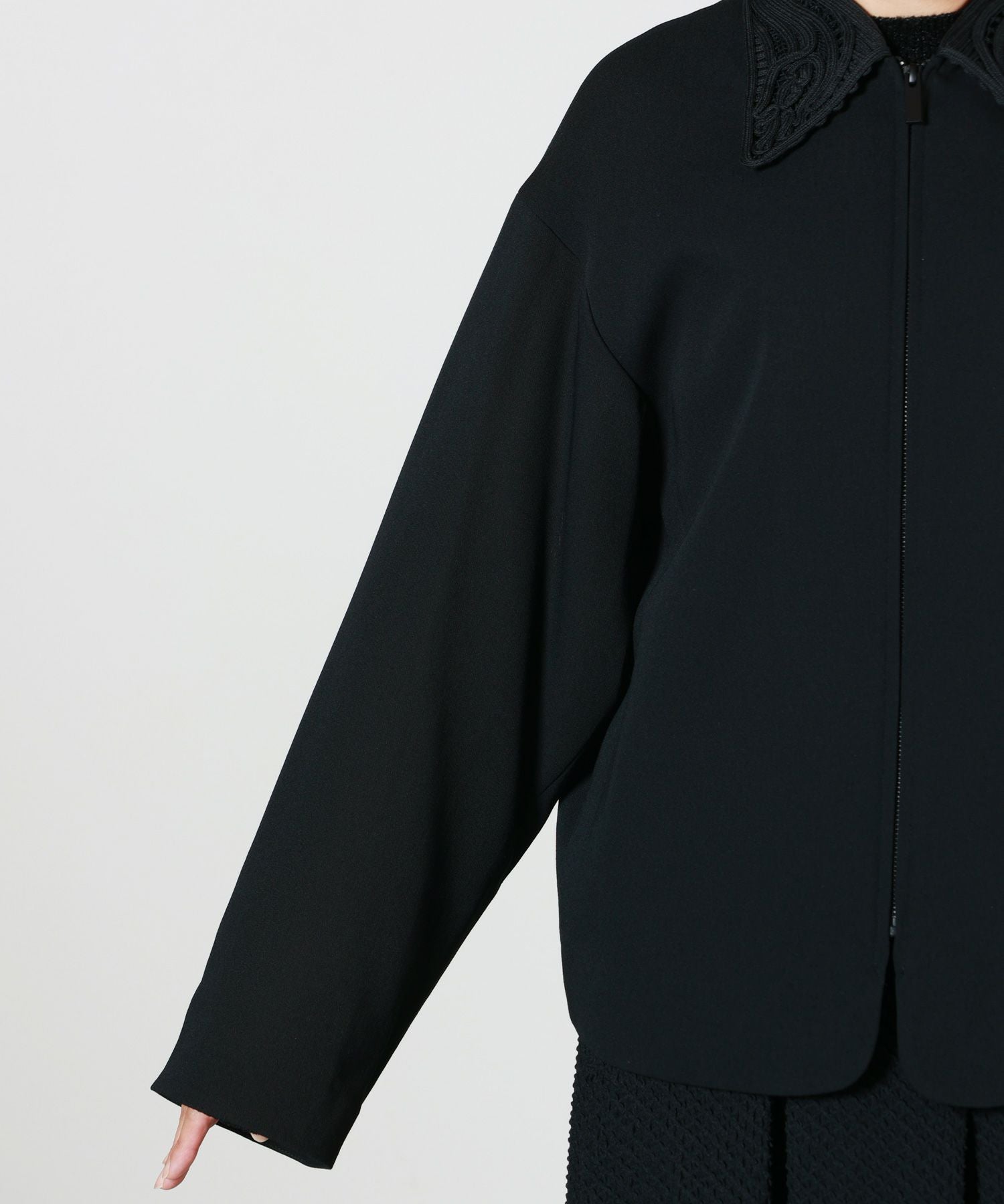 Mame Kurogouchi(マメ クロゴウチ)】 Wool Venetian Embroidery Collar