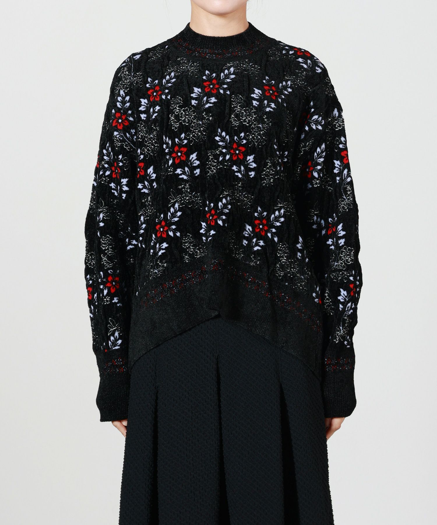 Mame Kurogouchi(マメ クロゴウチ)】 Floral Motif Chenille Knited