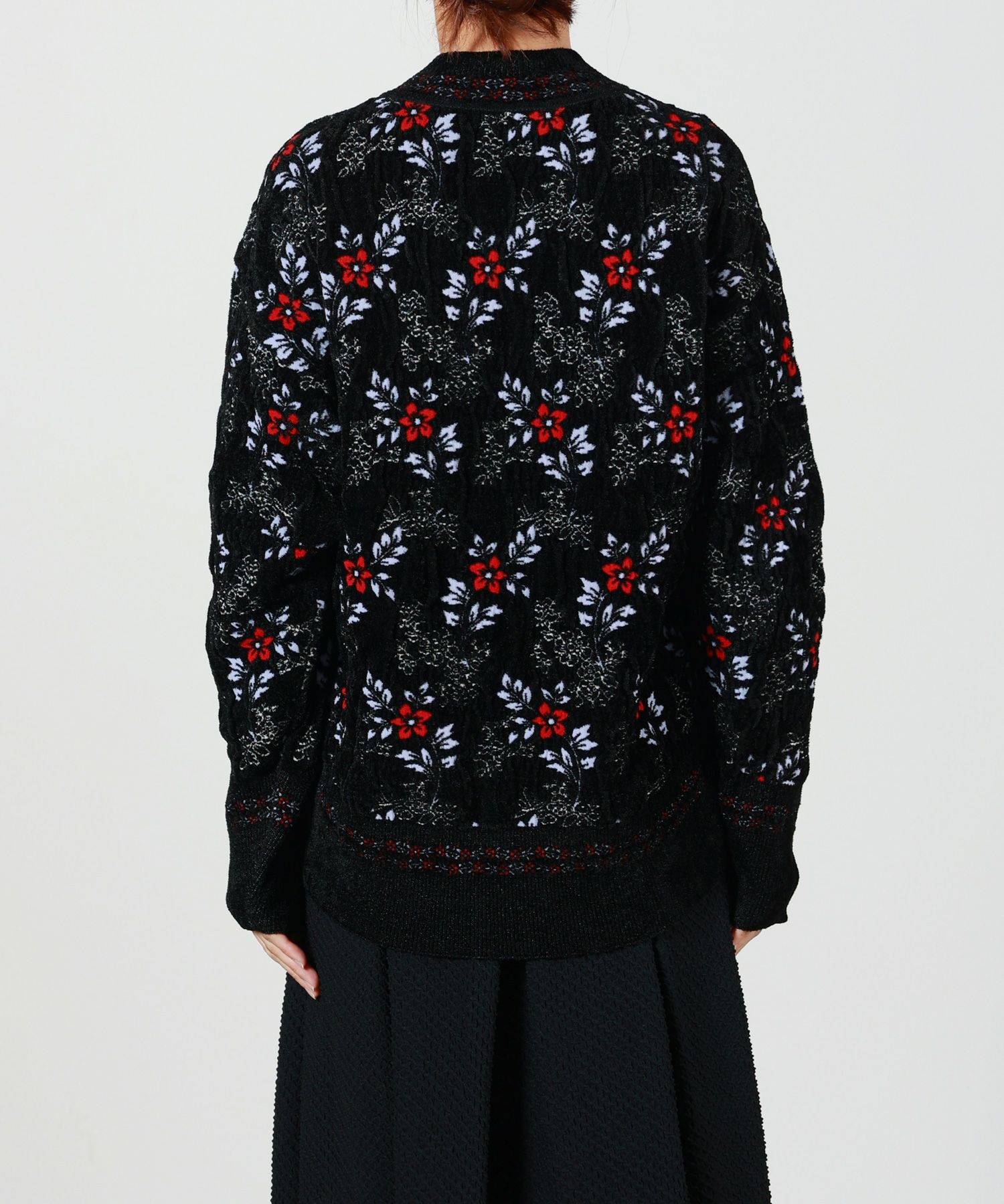Mame Kurogouchi(マメ クロゴウチ)】 Floral Motif Chenille Knited
