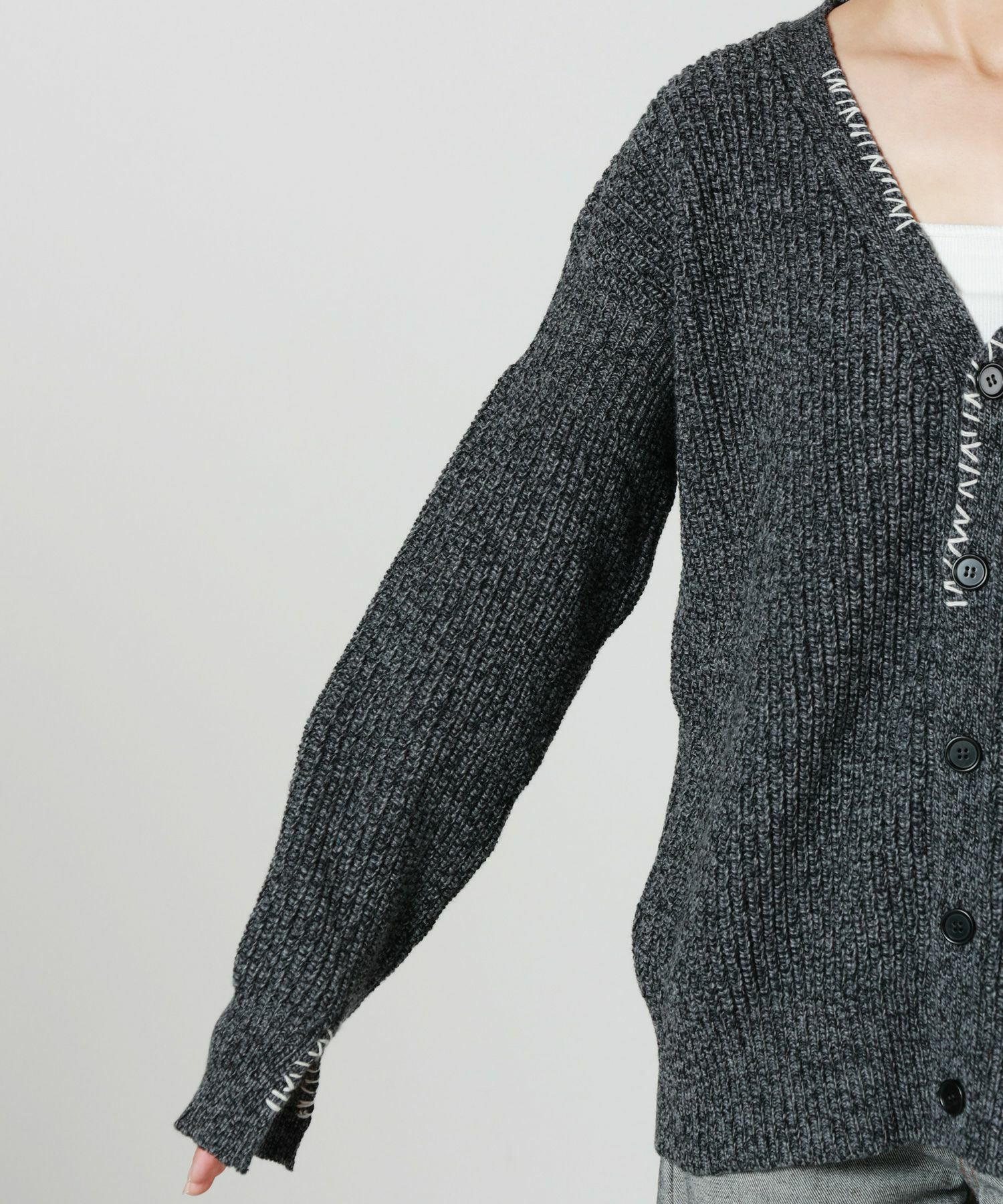 MARNI(マルニ)】 ウールカーディガン マルニメンディング刺繍入り