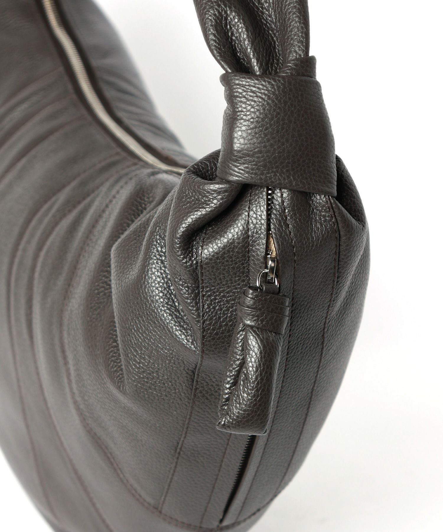 LEMAIRE(ルメール)】 LARGE CROISSANT BAG IN LEATHER｜PARIGOT ONLINE