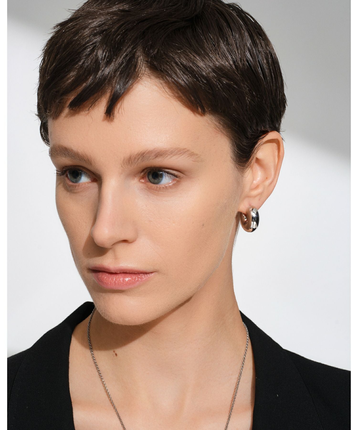 TOM WOOD(トムウッド)】 Sphere Hoops ピアス｜PARIGOT ONLINE（パリゴ