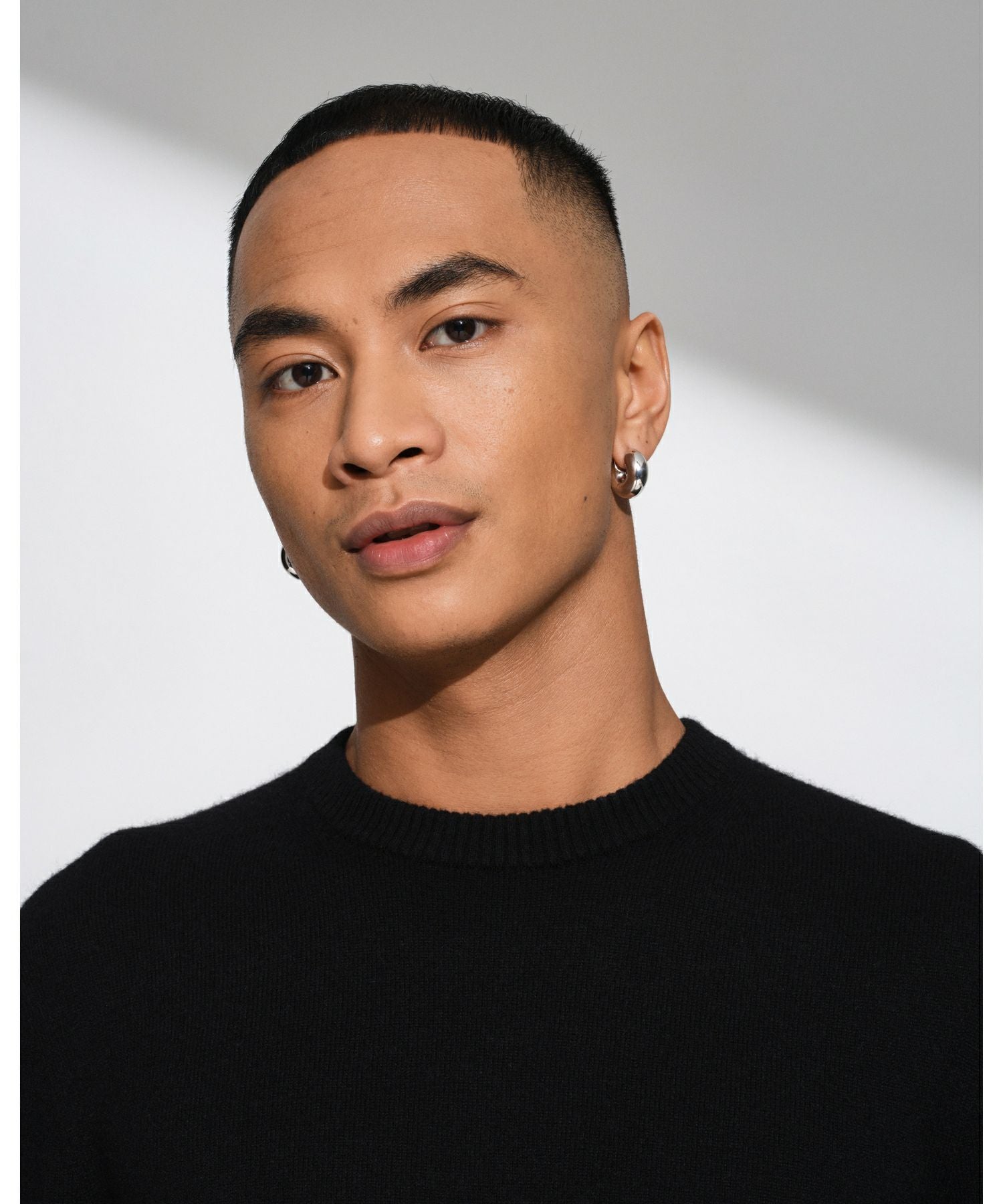 TOM WOOD(トムウッド)】 Sphere Hoops ピアス｜PARIGOT ONLINE（パリゴ