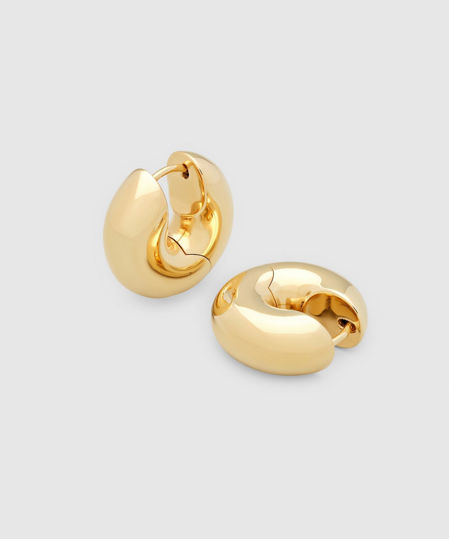 TOM WOOD(トムウッド)】 Sphere Hoops ピアス｜PARIGOT ONLINE（パリゴ