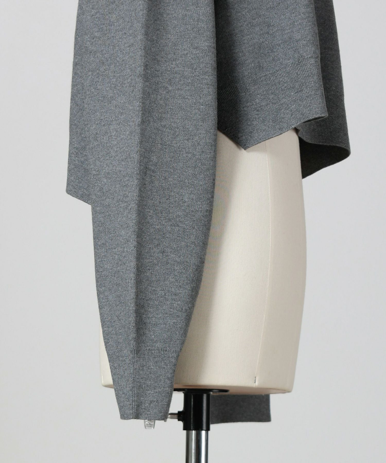 ENFOLD(エンフォルド)】 CROPPED HOODED PULLOVER｜PARIGOT ONLINE