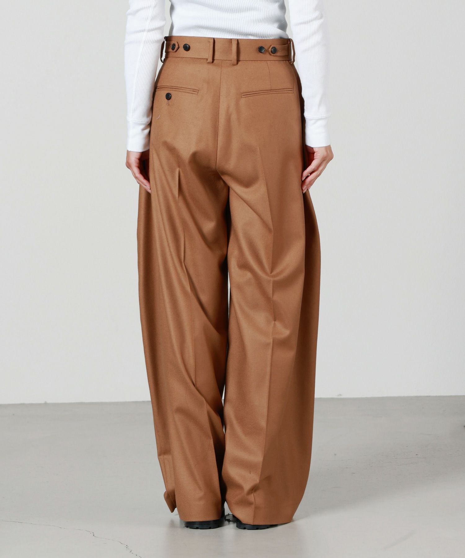 HYKE(ハイク)】 FLANNEL BARREL-LEG PANTS｜PARIGOT ONLINE（パリゴ