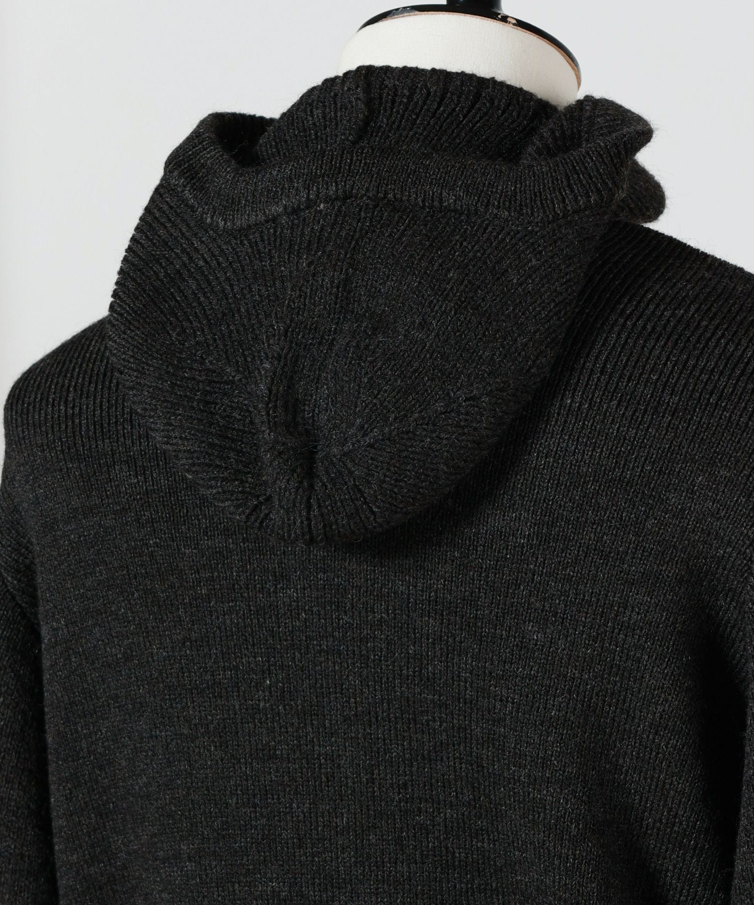 LEMAIRE(ルメール)】 HOODED SWEATER｜PARIGOT ONLINE（パリゴオンライン）