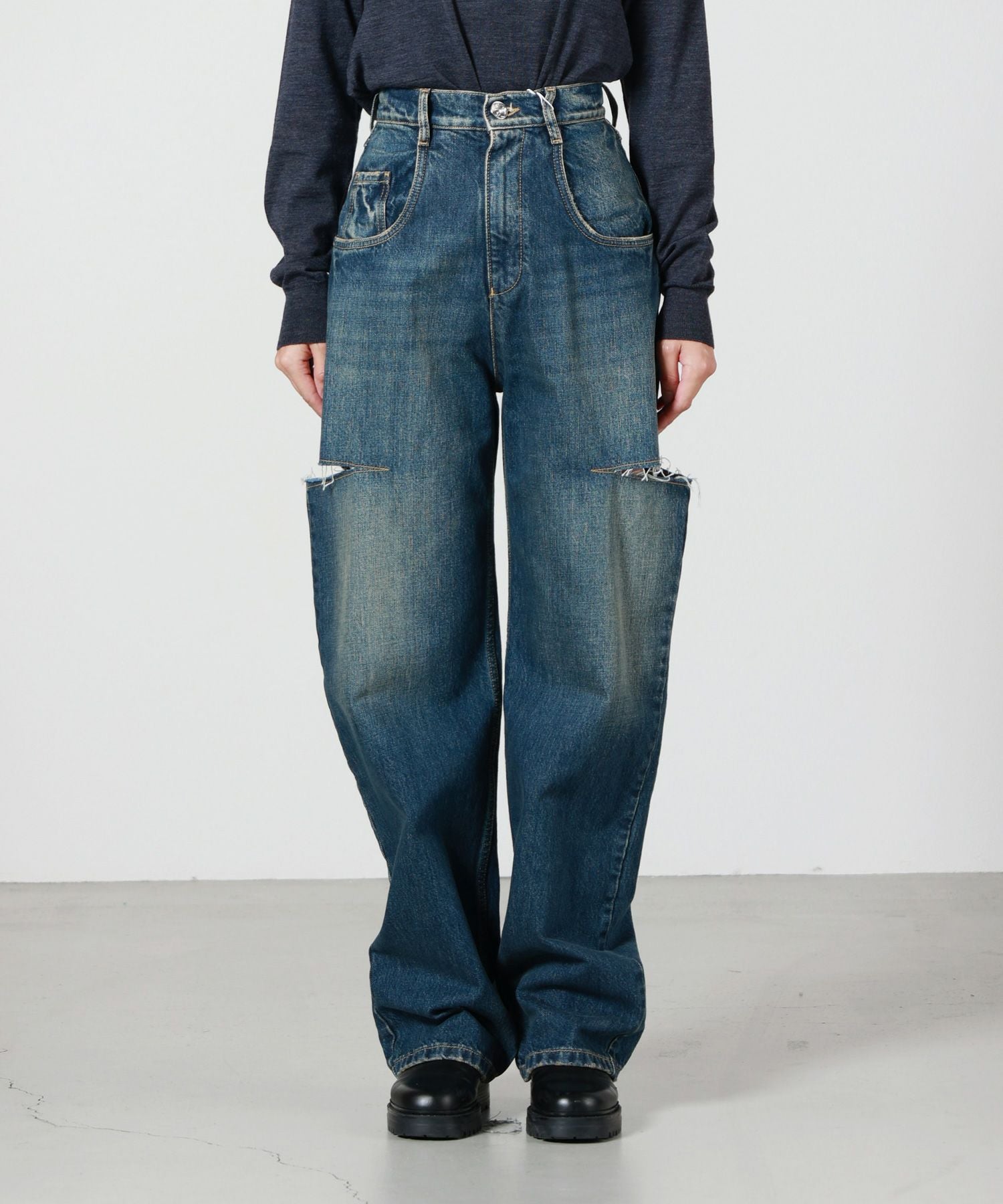 Maison Margiela(メゾンマルジェラ)】 カットアウトジーンズ｜PARIGOT