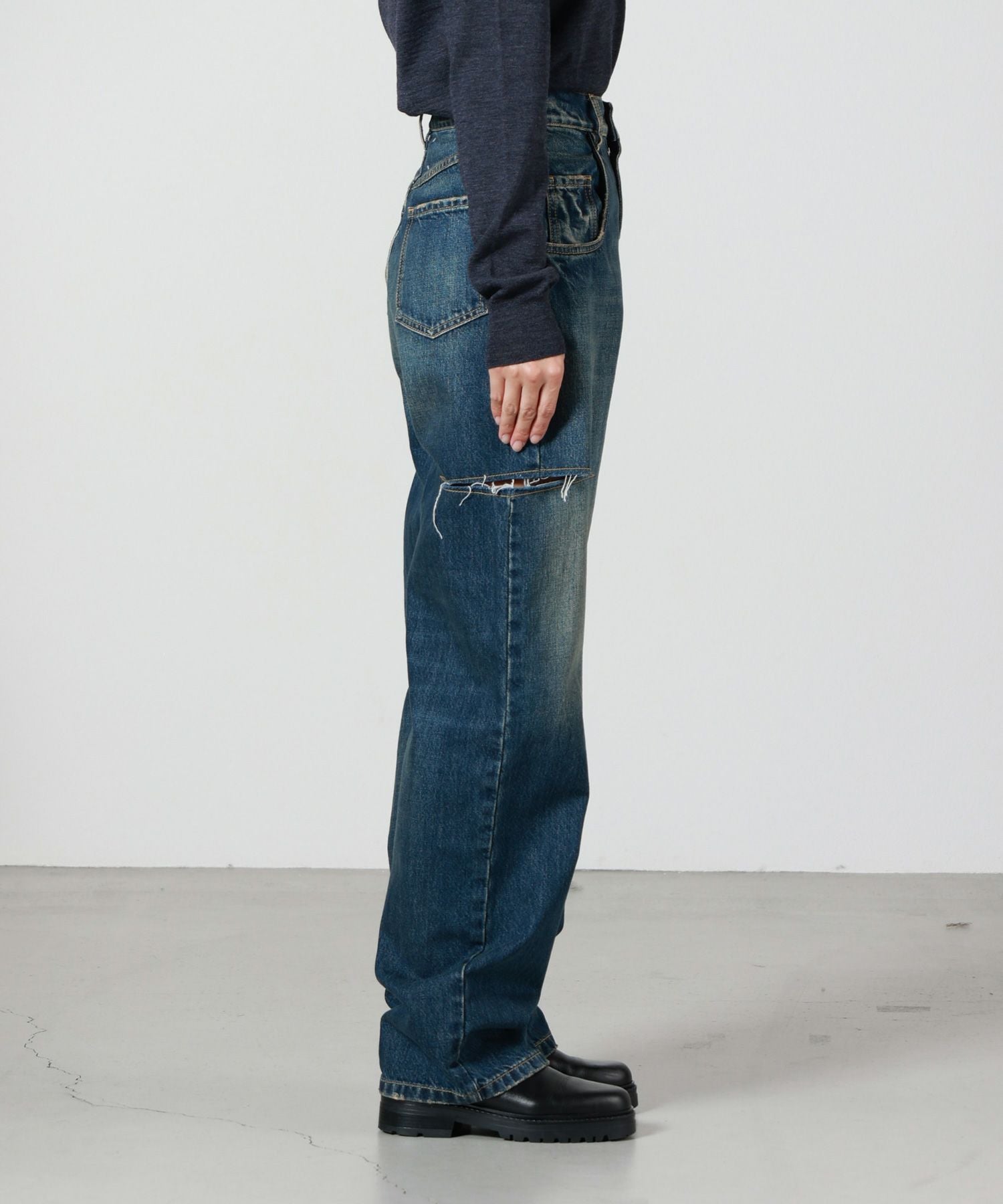 Maison Margiela(メゾンマルジェラ)】CUT-OUT JEANS｜PARIGOT ONLINE