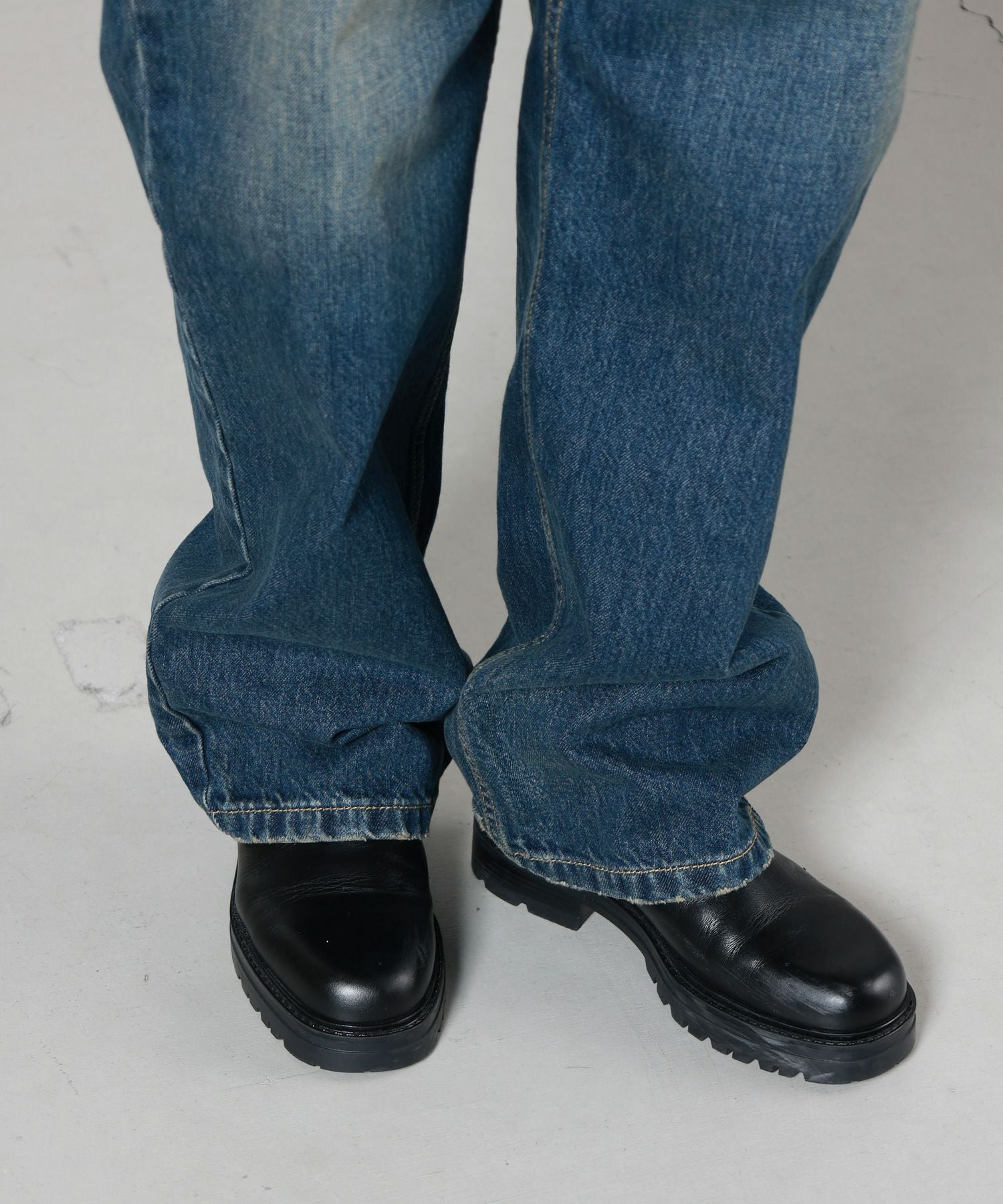 Maison Margiela(メゾンマルジェラ)】 カットアウトジーンズ｜PARIGOT