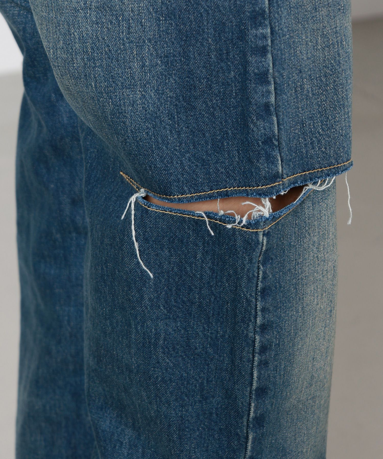 Maison Margiela(メゾンマルジェラ)】 カットアウトジーンズ｜PARIGOT