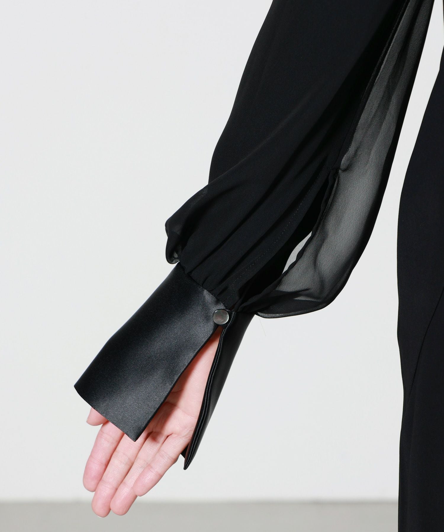 LOKITHO(ロキト)】 CORD EMB PANELED DRESS｜PARIGOT ONLINE（パリゴ
