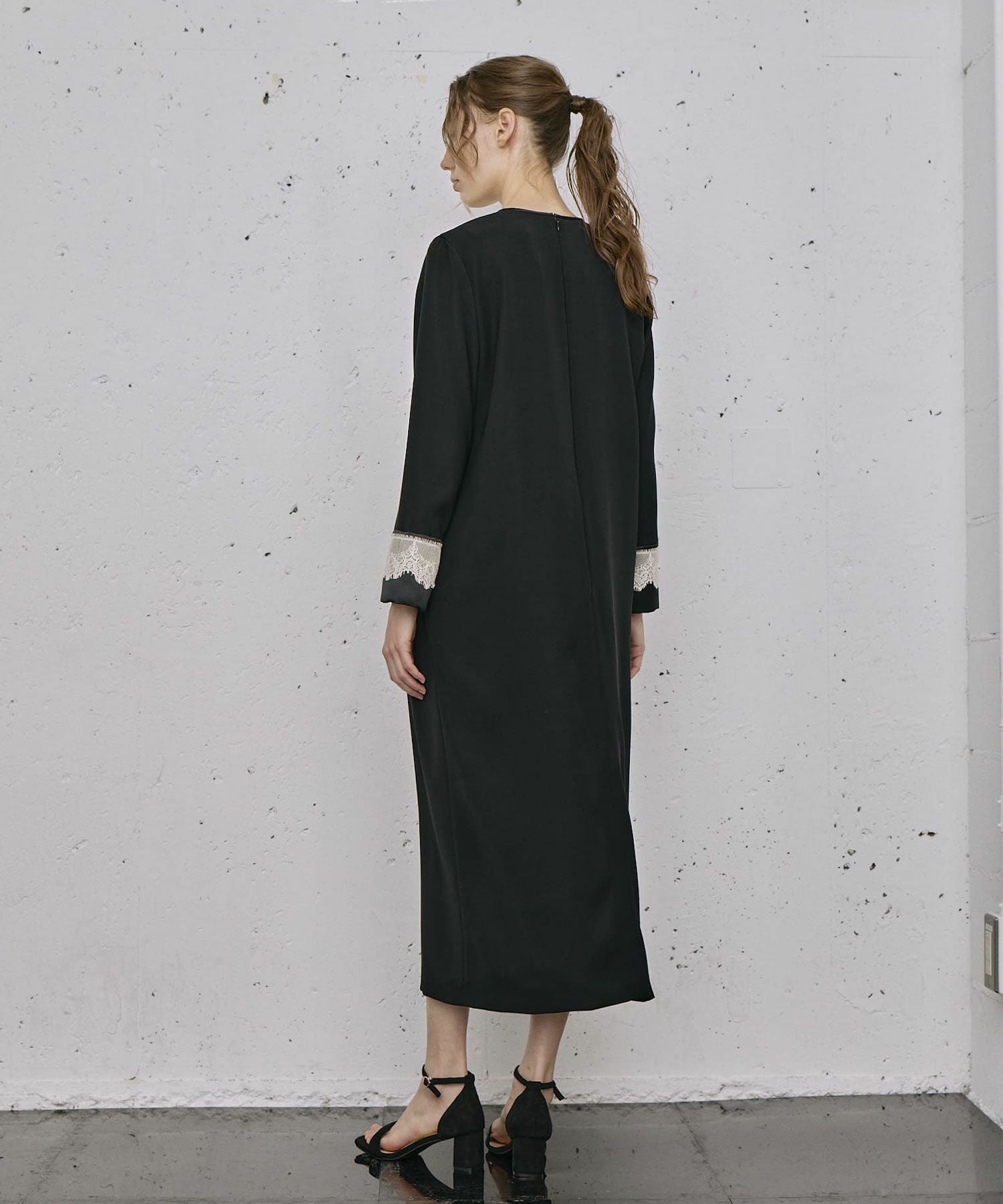 LOKITHO(ロキト)】 LACED V NECK TUNIC DRESS｜PARIGOT ONLINE（パリゴ