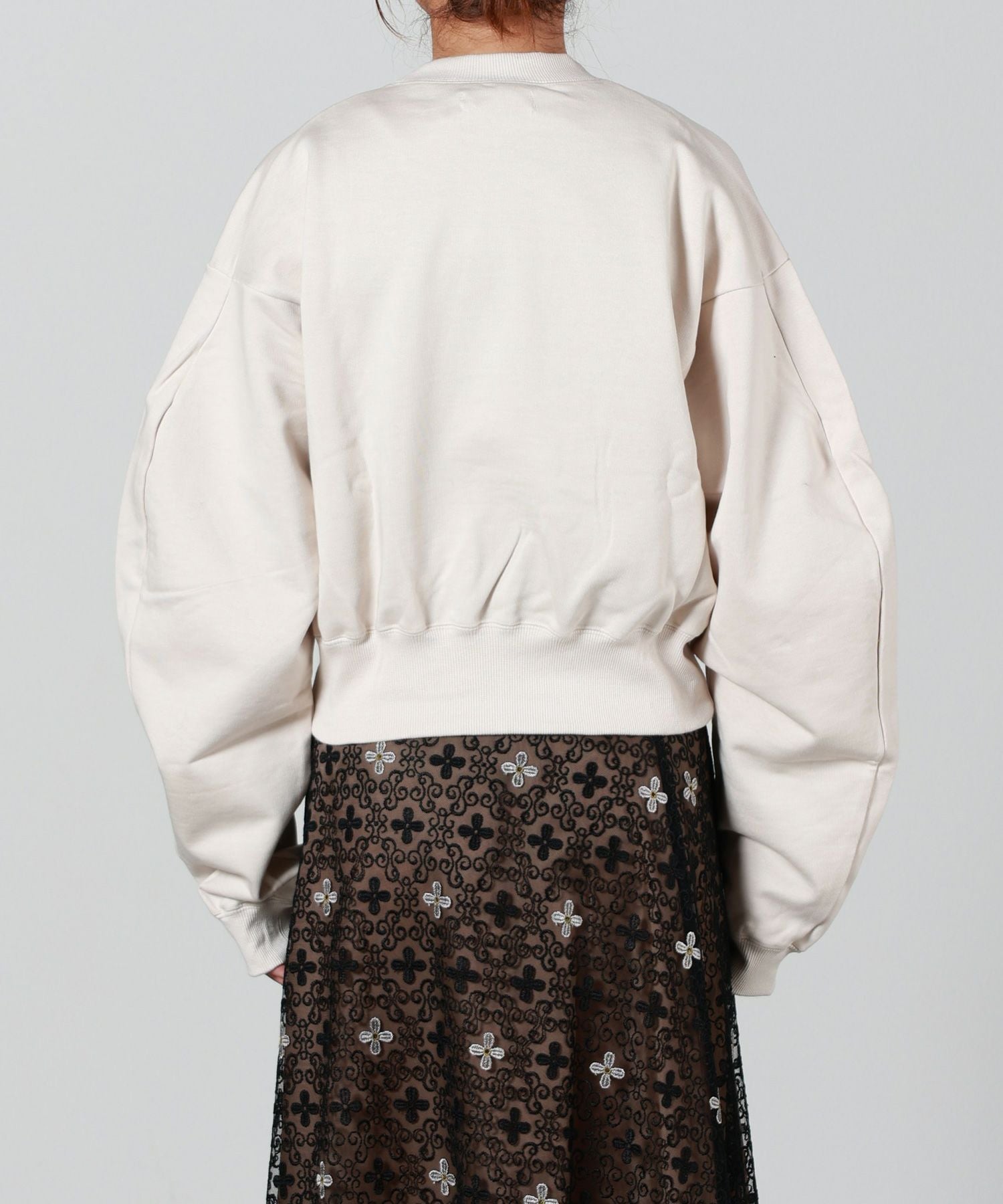 MURRAL(ミューラル)】 Patchwork embroidered sweatshirt｜PARIGOT