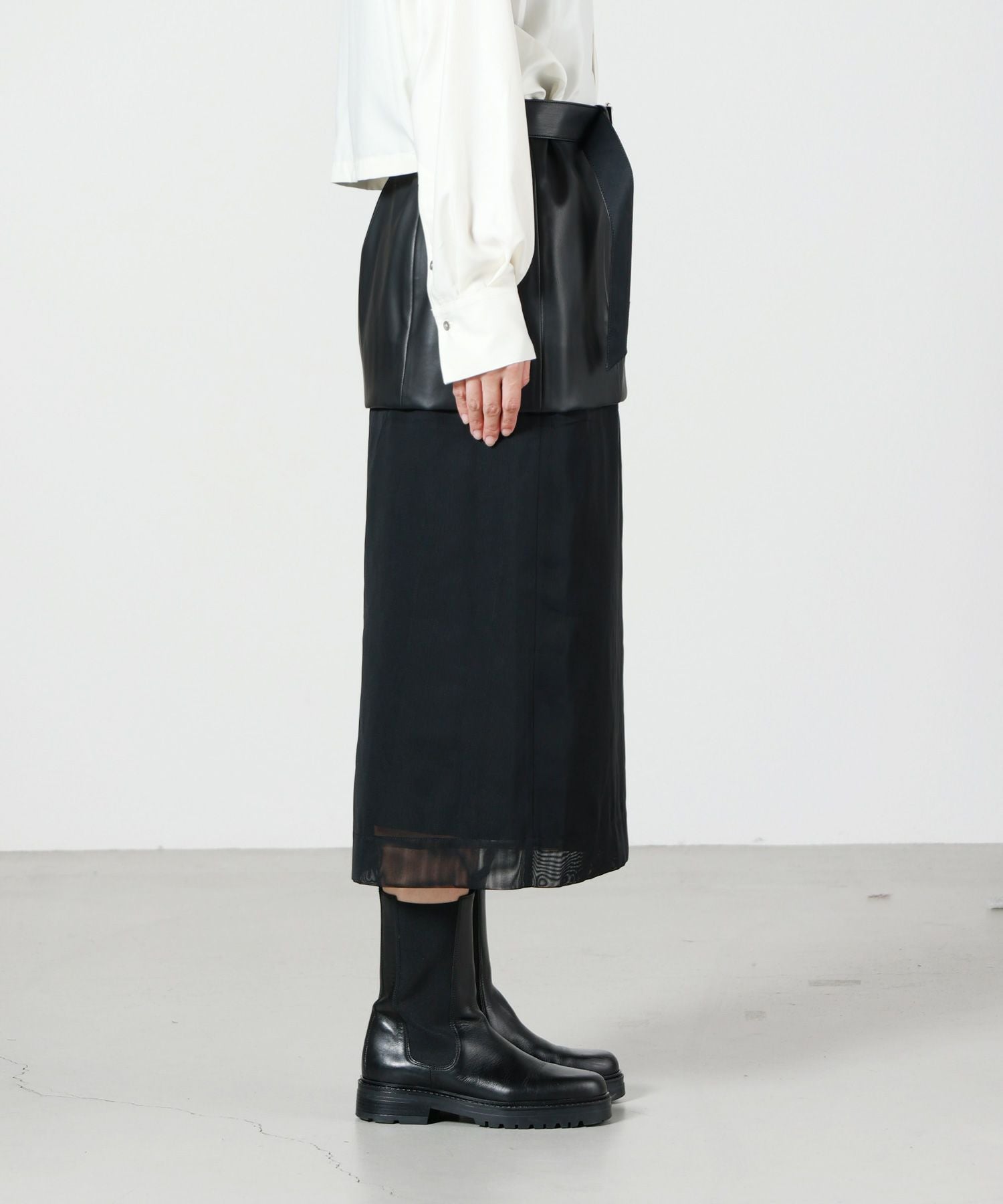TOGA PULLA(トーガプルラ)】 Leather mesh skirt｜PARIGOT ONLINE