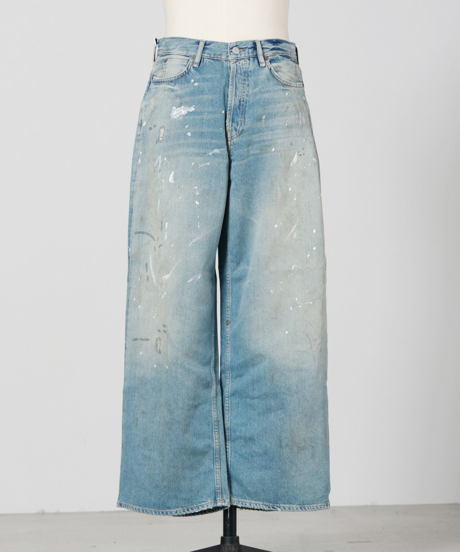 Acne Studios(アクネストゥディオズ)】 ルーズフィットジーンズ