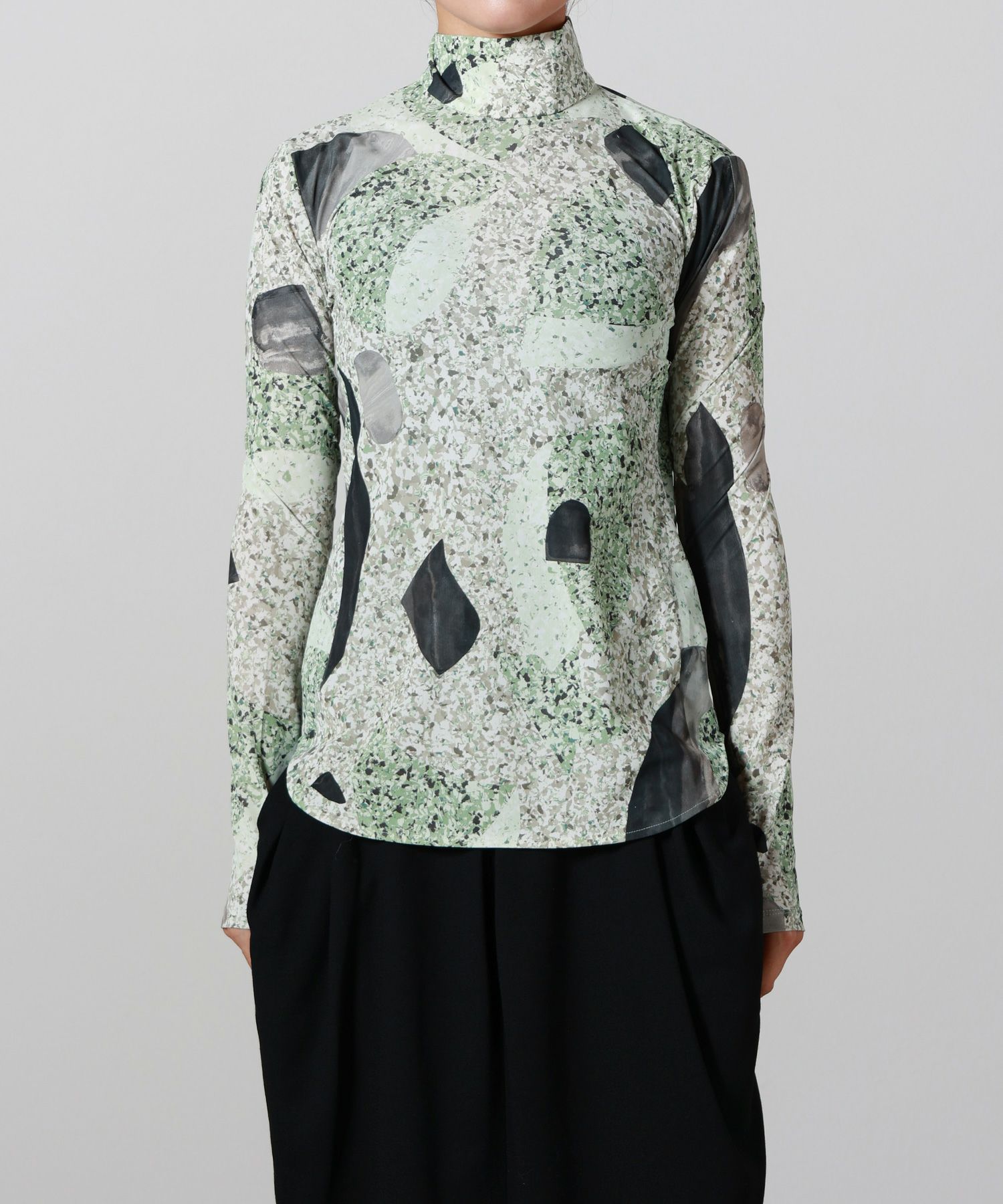 Mame Kurogouchi(マメ クロゴウチ)】 Marble Print Jersey High Neck