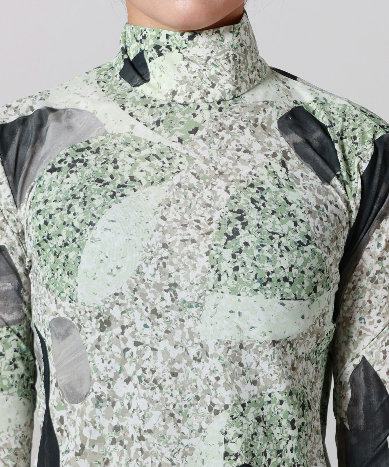 Mame Kurogouchi(マメ クロゴウチ)】 Marble Print Jersey High Neck
