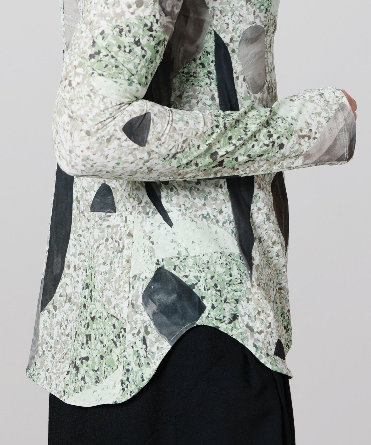 Mame Kurogouchi(マメ クロゴウチ)】 Marble Print Jersey High Neck