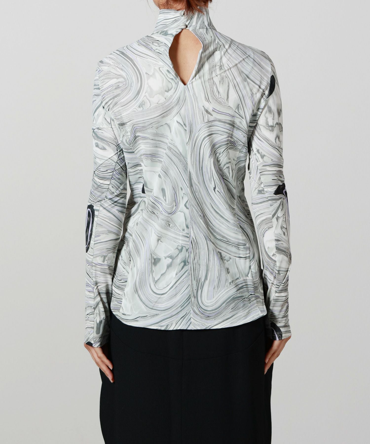 Mame Kurogouchi(マメ クロゴウチ)】 Marble Print Jersey High Neck