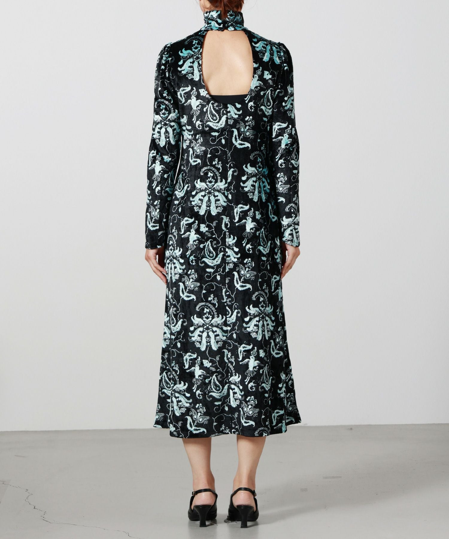 Mame Kurogouchi(マメ クロゴウチ)】 Velour Jersey High Neck Dress