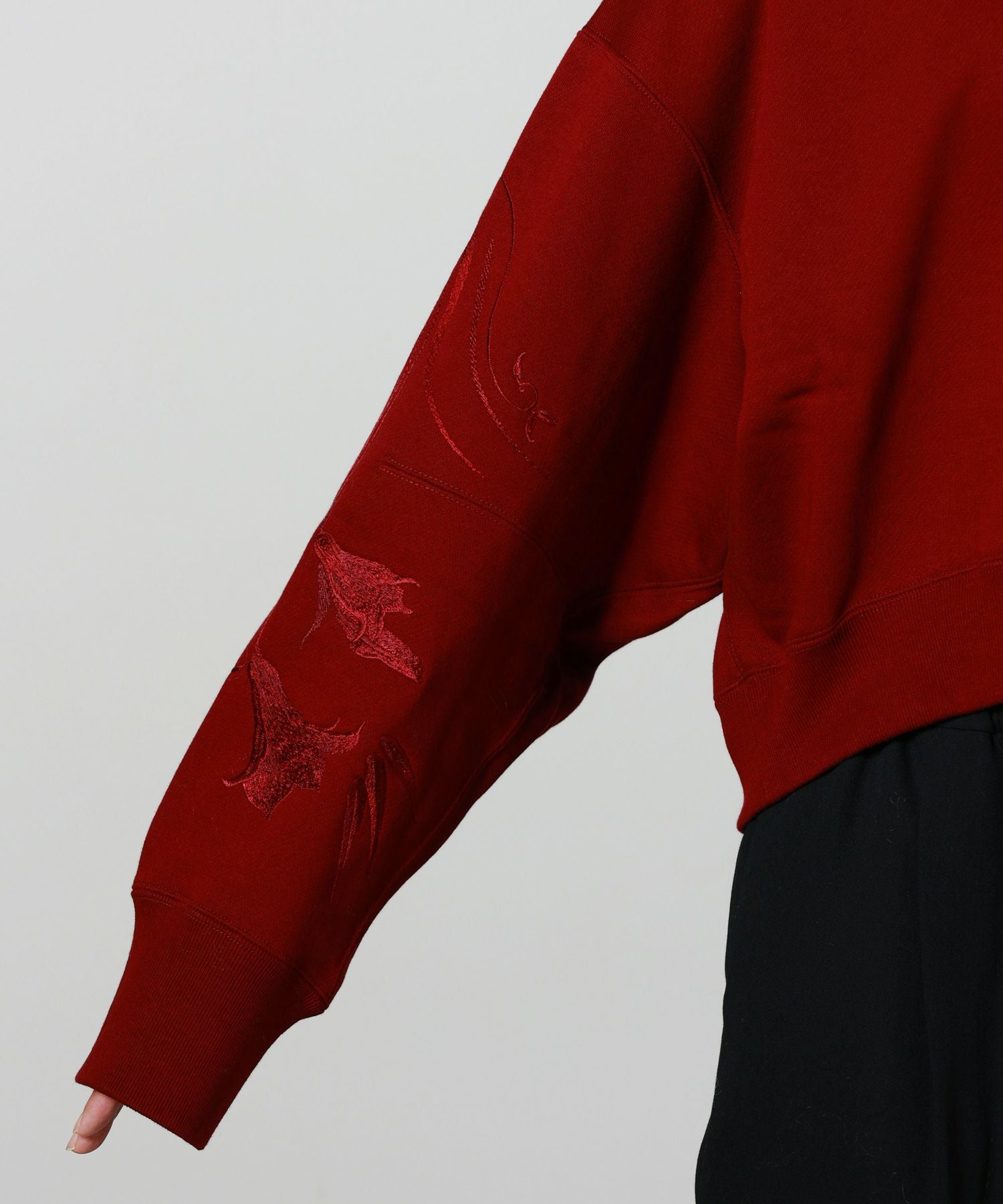 Mame Kurogouchi(マメ クロゴウチ)】Floral Motif Embroidered