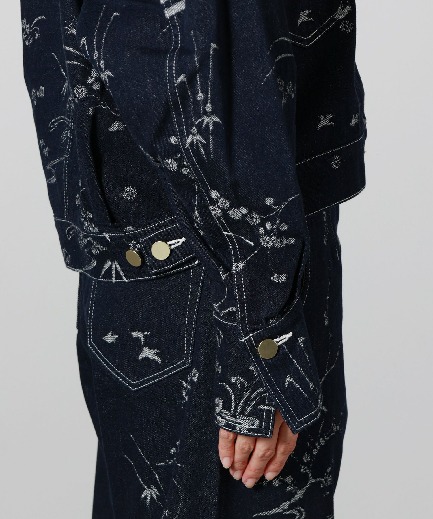 Mame Kurogouchi(マメ クロゴウチ)】 Nature Pattern Jacquard Short