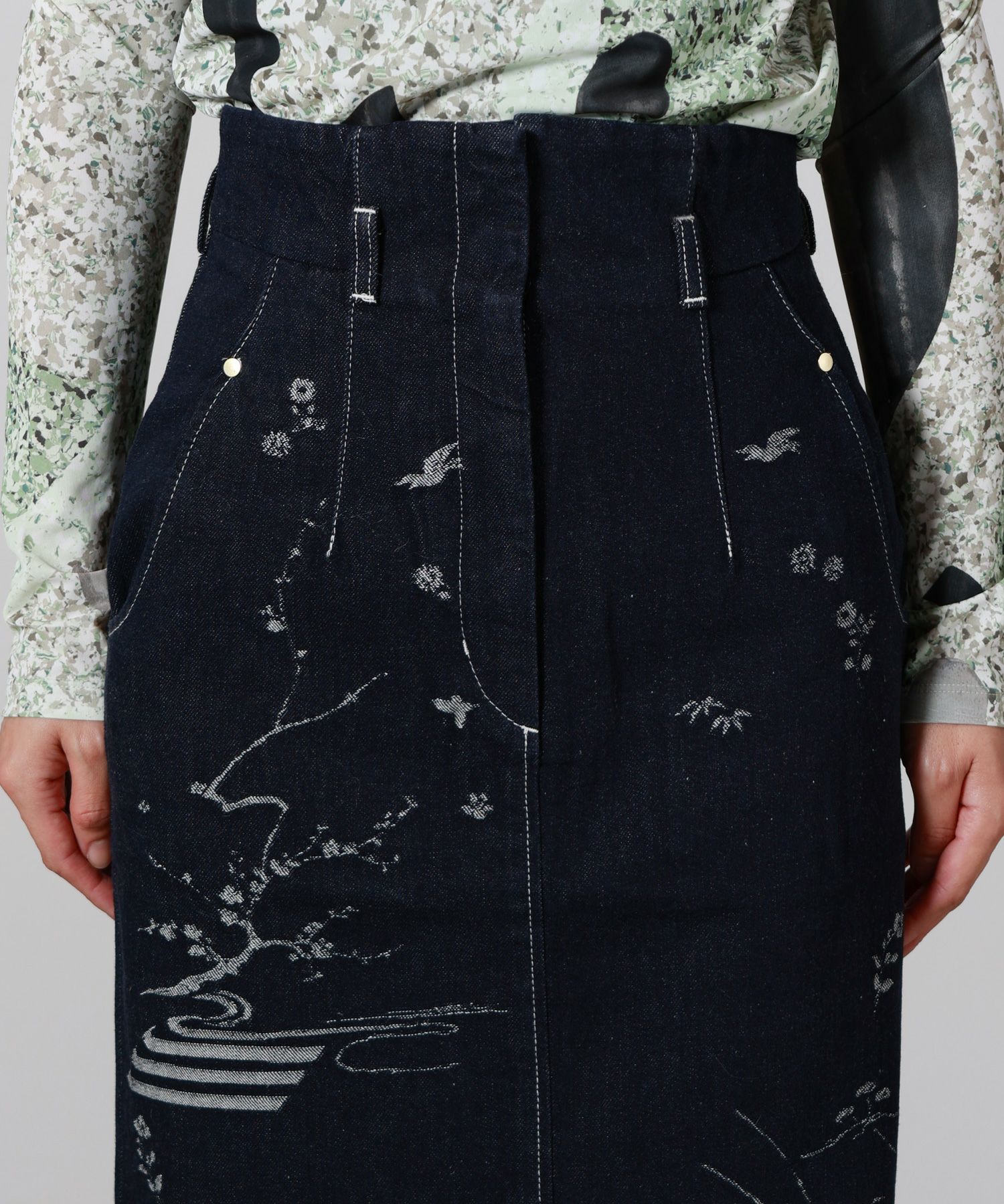 Mame Kurogouchi(マメ クロゴウチ)】 Nature Pattern Jacquard Denim