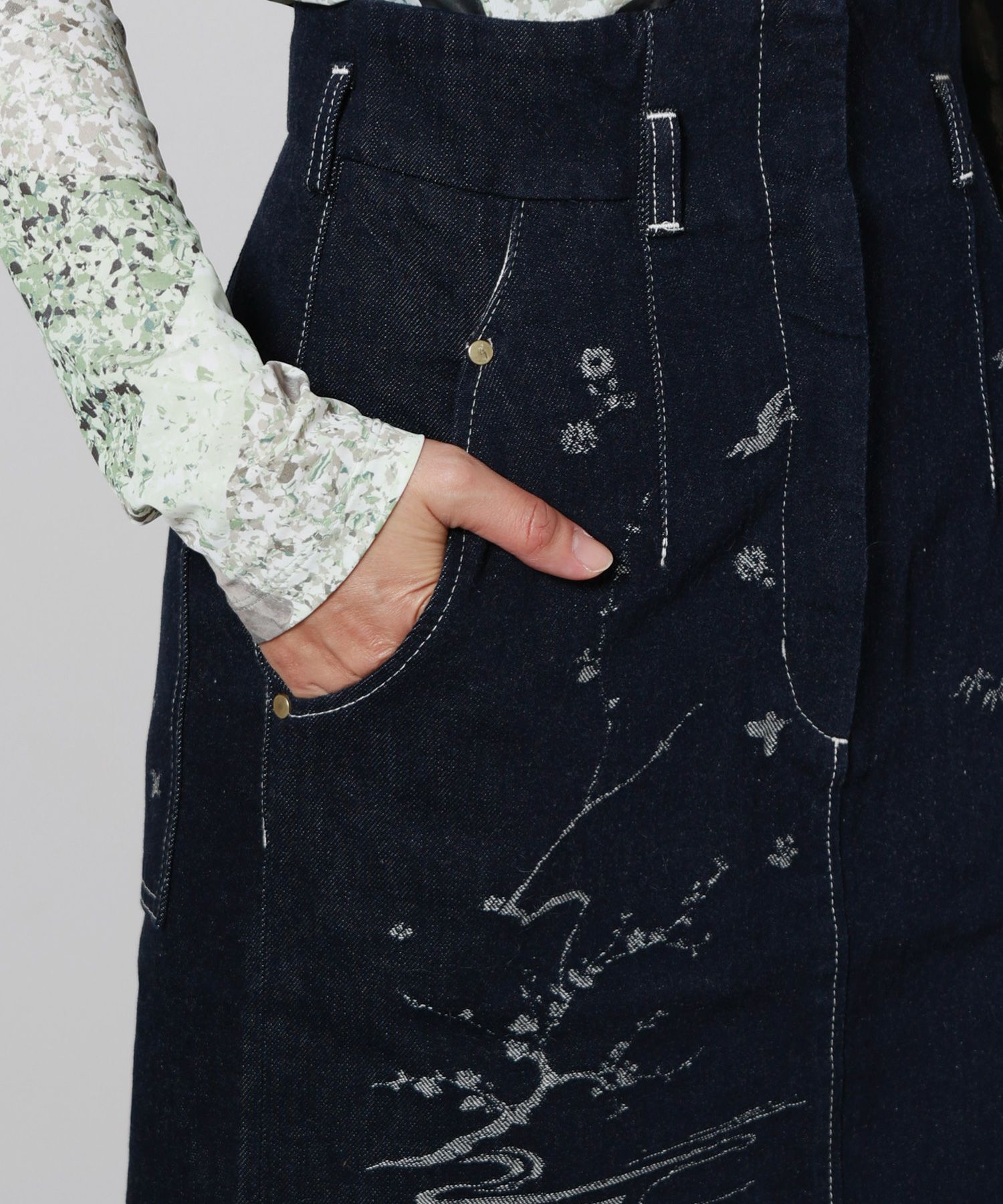 Mame Kurogouchi(マメ クロゴウチ)】 Nature Pattern Jacquard Denim