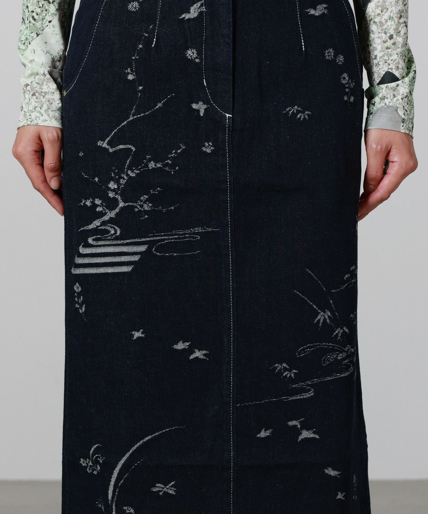 Mame Kurogouchi(マメ クロゴウチ)】 Nature Pattern Jacquard Denim