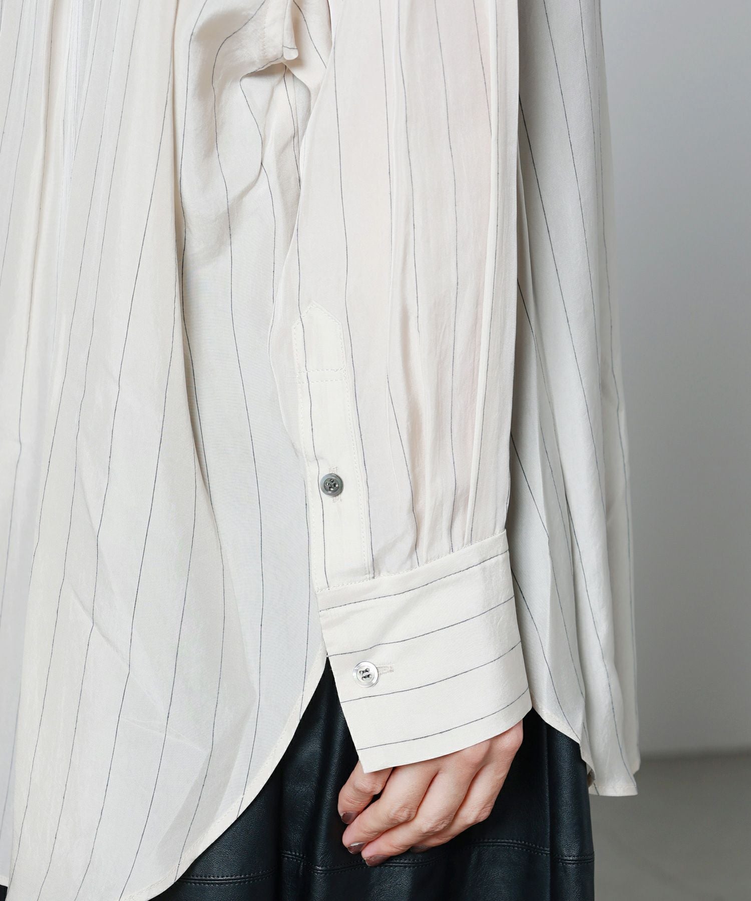 SACRA(サクラ)】 CUPRA FIBRIL STRIPE SHIRT｜PARIGOT ONLINE（パリゴ