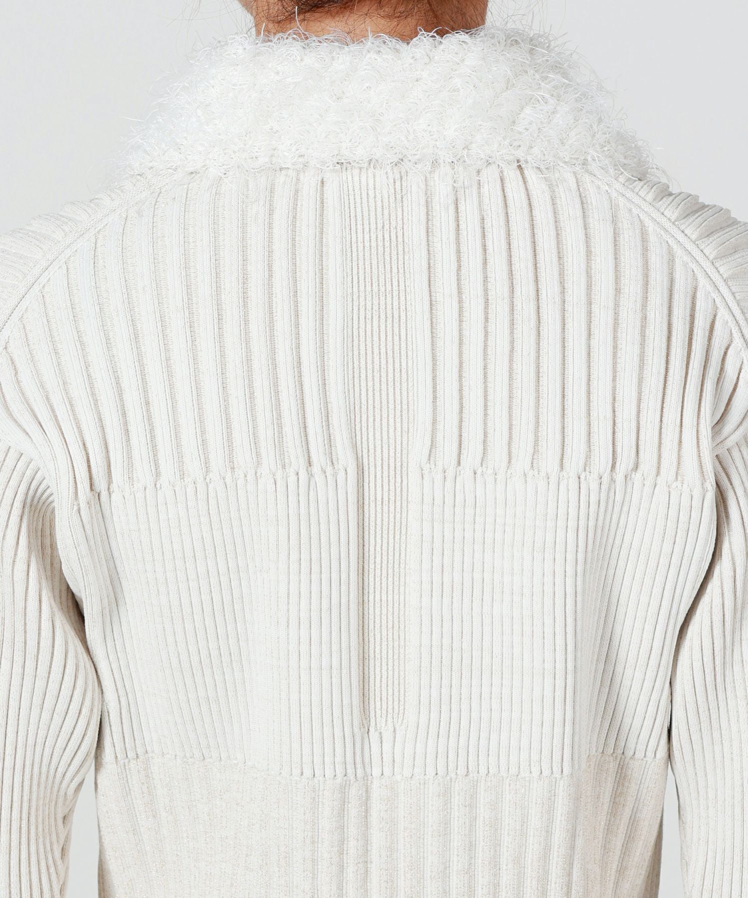CFCL(シーエフシーエル)】 FLUTED PILE GLITTER CROPPED ZIP SHIRT
