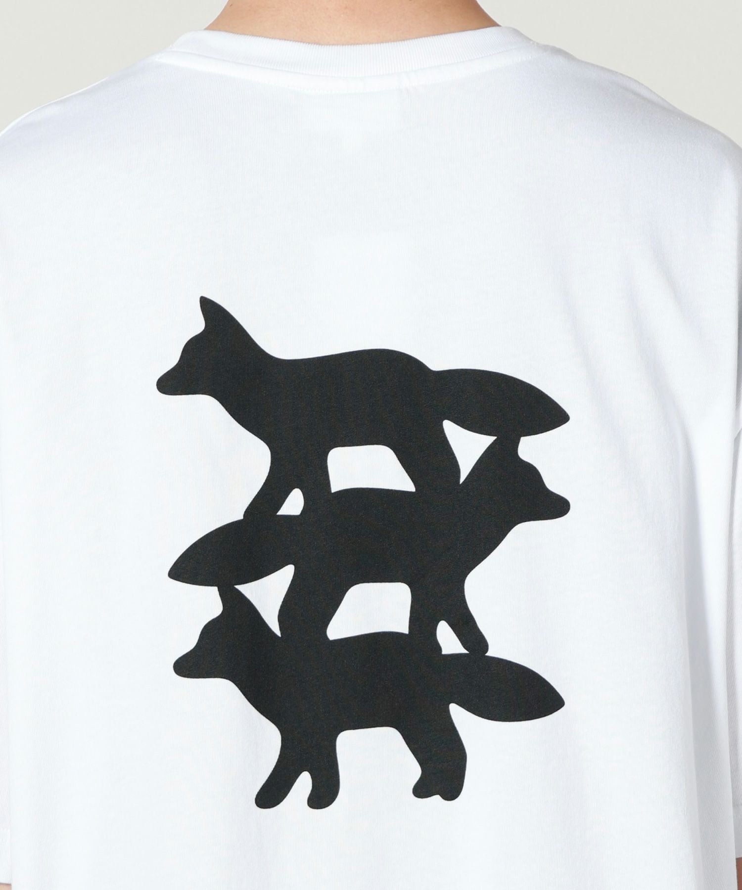 新品完売商品★maison kitsune　partyTシャツ MAISON KITSUNÉ Party Fox Comfort T-Shirt | Black | SVD USA