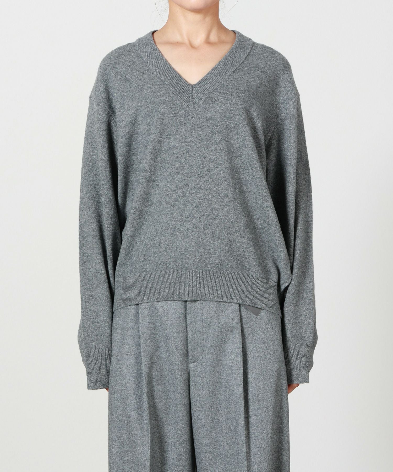 【ATON/エイトン】V NECK ニット LINEN SHORT FUR | V-NECK SWEATER – ATON | エイトン