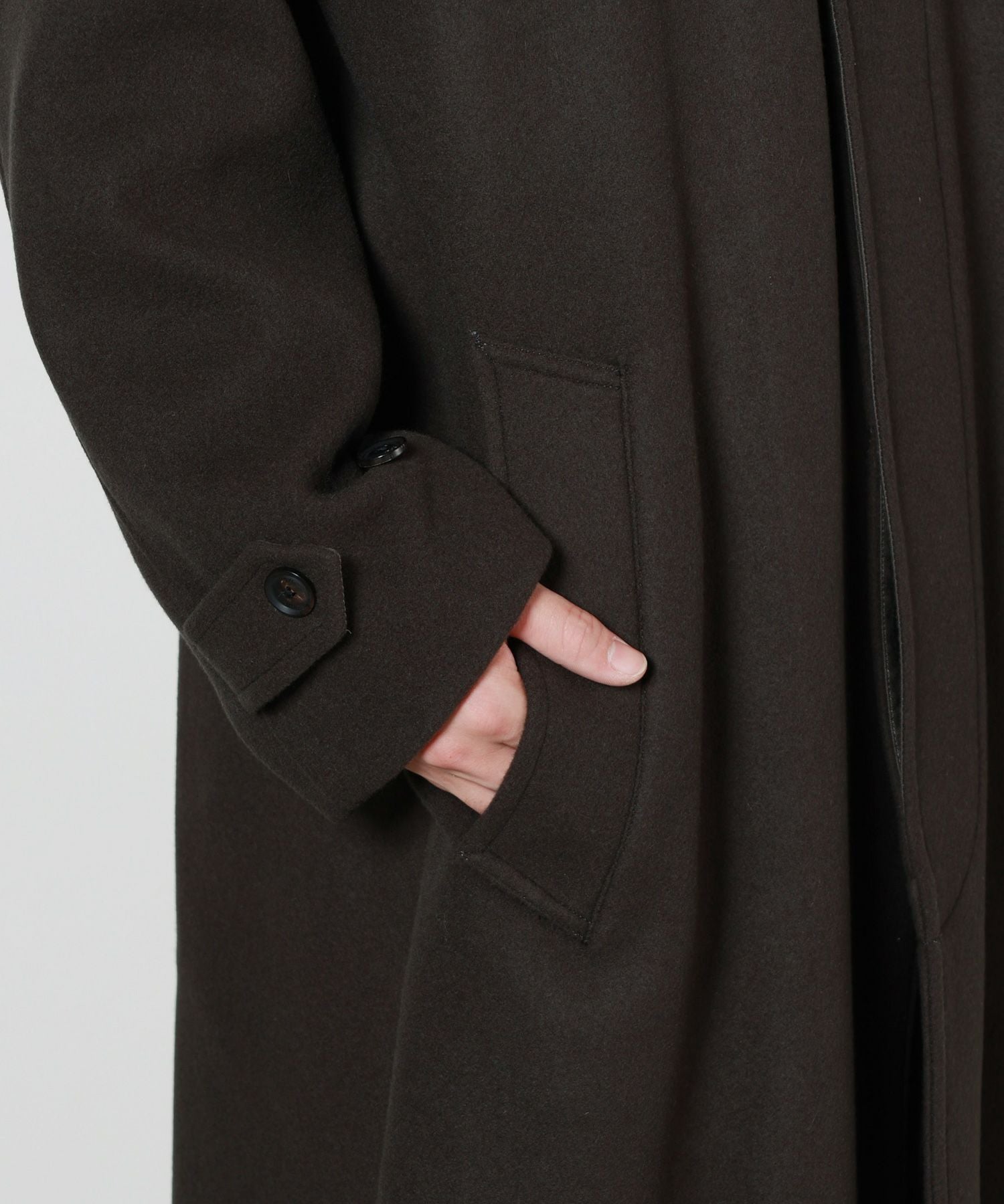 YOKE(ヨーク)】 ウールメルトンビッグバルマカーンコート｜PARIGOT