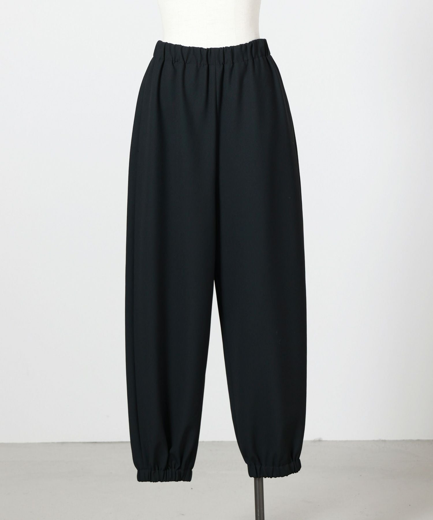 ENFOLD(エンフォルド)】 WIDE JOGGER-PANTS｜PARIGOT ONLINE（パリゴ