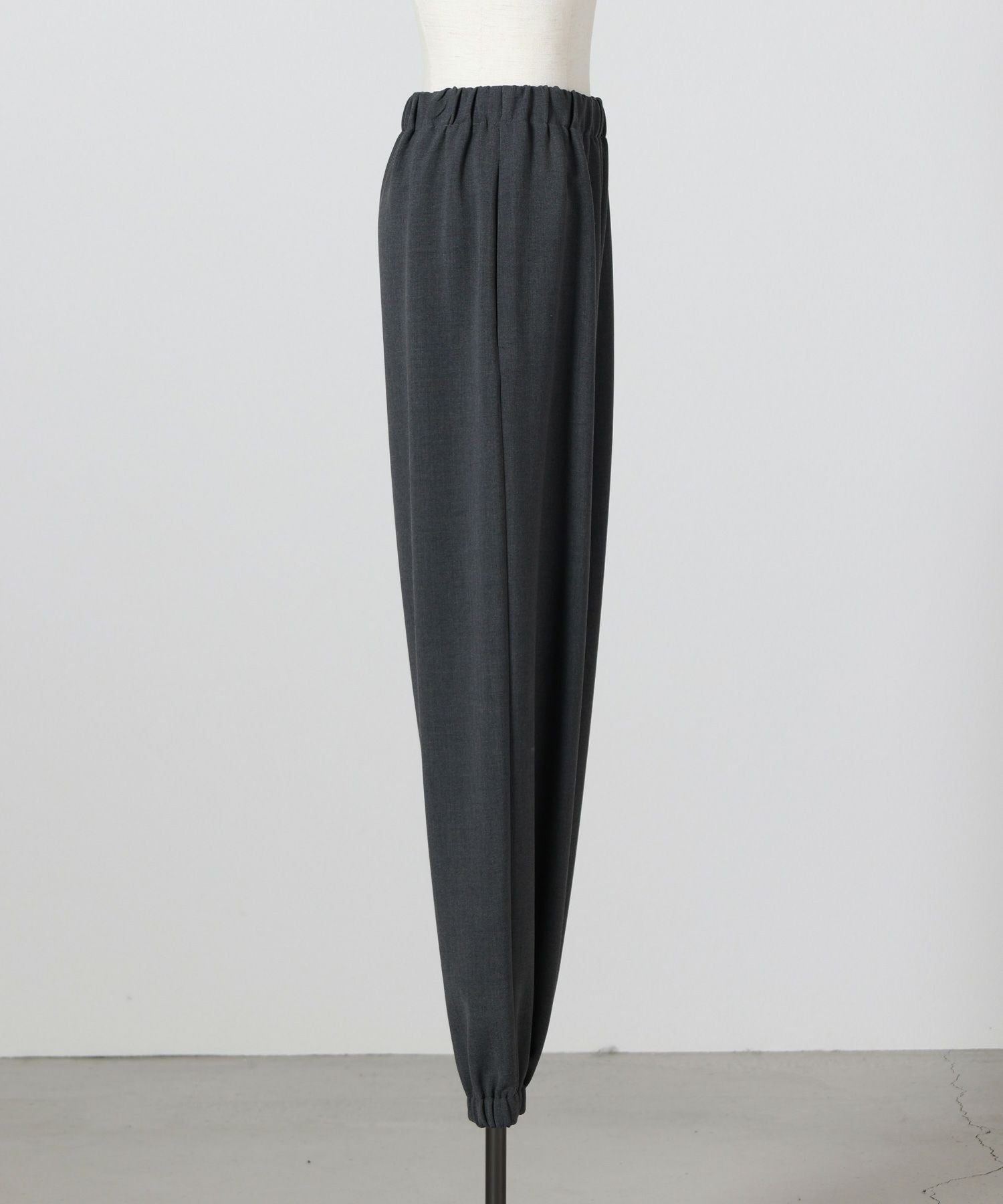 ENFOLD(エンフォルド)】 WIDE JOGGER-PANTS｜PARIGOT ONLINE（パリゴ