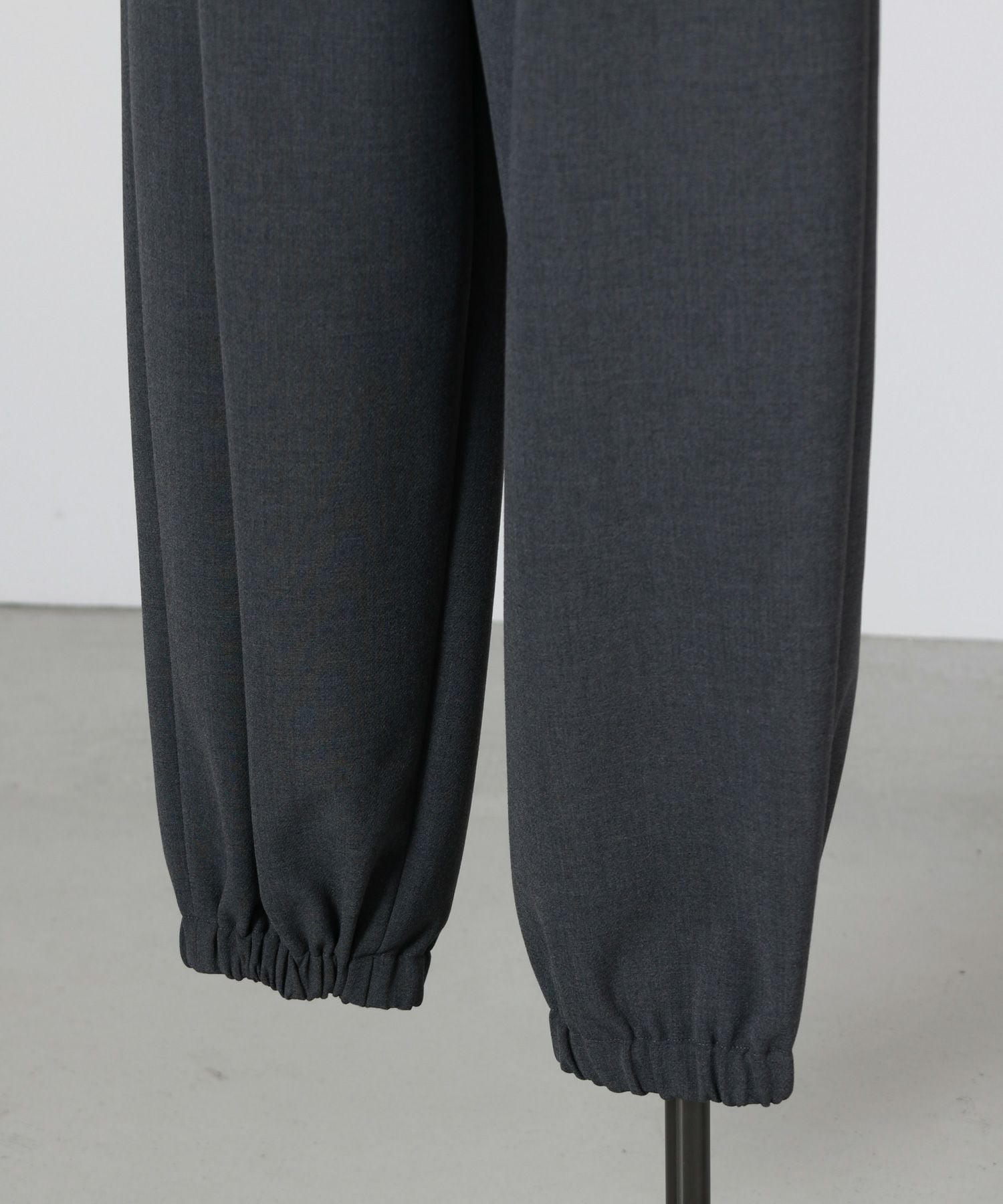 ENFOLD(エンフォルド)】 WIDE JOGGER-PANTS｜PARIGOT ONLINE（パリゴ