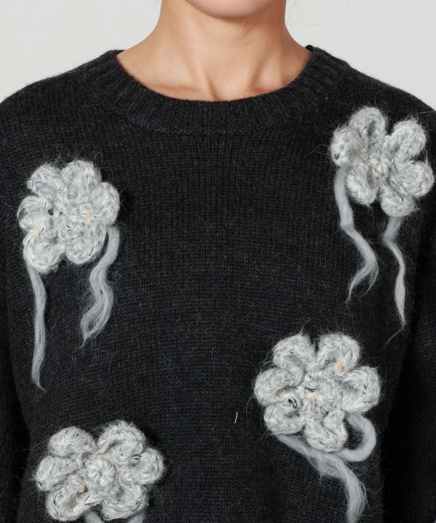 GANNI(ガニー)】 Flower Crochet Sweater｜PARIGOT ONLINE（パリゴ